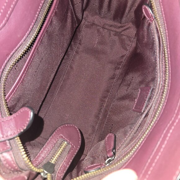 Coach Swagger - Picture 5 of 7